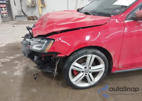 2015 Volkswagen Jetta 2.0T Gli Sel z USA, uszkodzony, nr VIN 3VW5S7AJ7FM257174